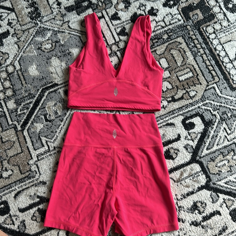 FREE PEOPLE WORKOUT SET
